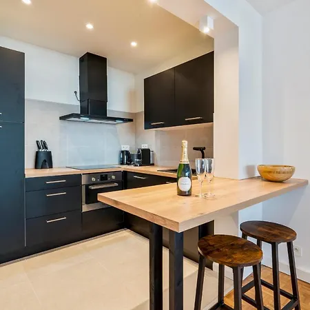 Apartamento Fantastically Located Modern With Garage Available *