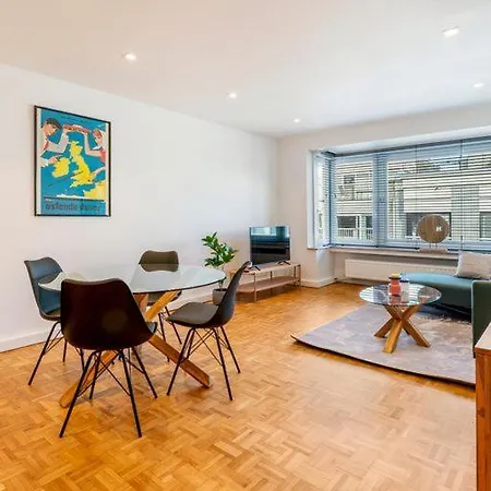 Apartamento Fantastically Located Modern With Garage Available